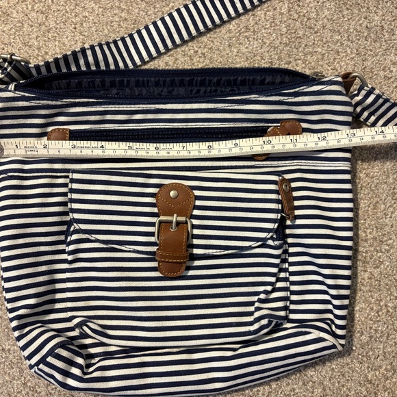 Striped Hobo bag with multiple pockets - Picture 8 of 8